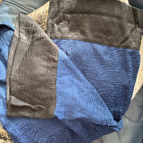 Victorias Secret Robe & Pajamas Set - Picture 4 of 8